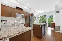 20 18211 70 AVENUE - thumbnail 3