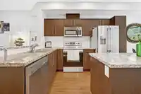 20 18211 70 AVENUE - thumbnail 4