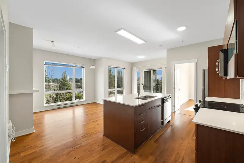 404 13339 102A AVENUE - photo 1 of 14