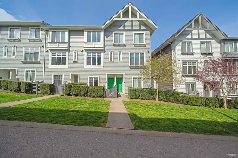 62 8168 136A STREET - photo 2 of 23