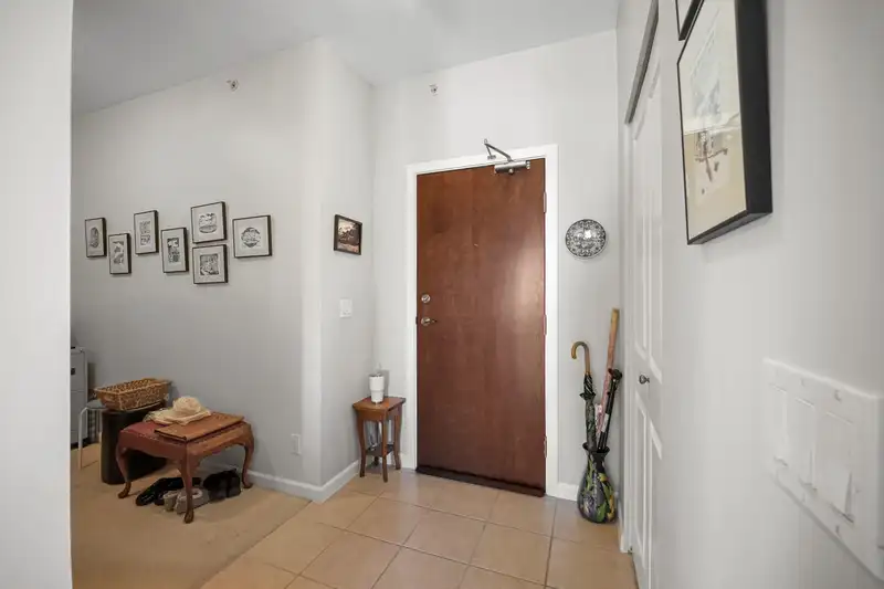 417 15385 101A AVENUE - photo 3 of 36