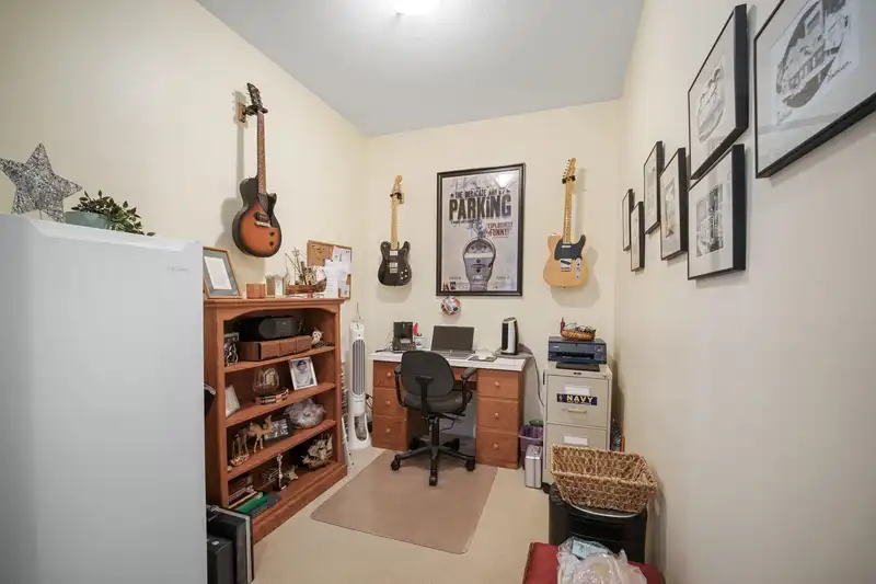 417 15385 101A AVENUE - photo 4 of 36