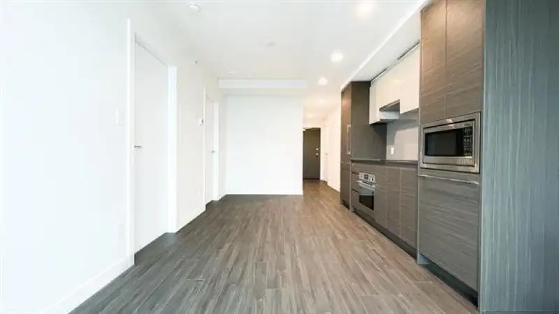 812 13615 FRASER HIGHWAY - photo 3 of 18