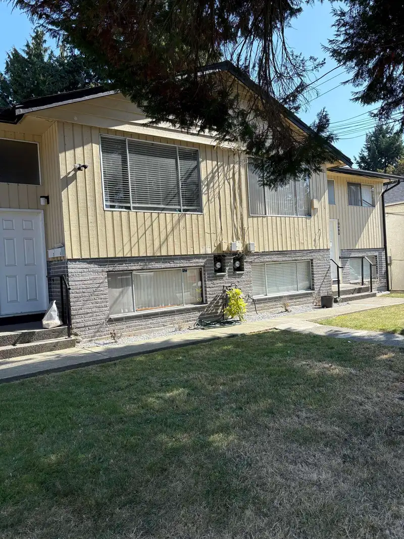 10080 128 STREET - photo 3 of 22