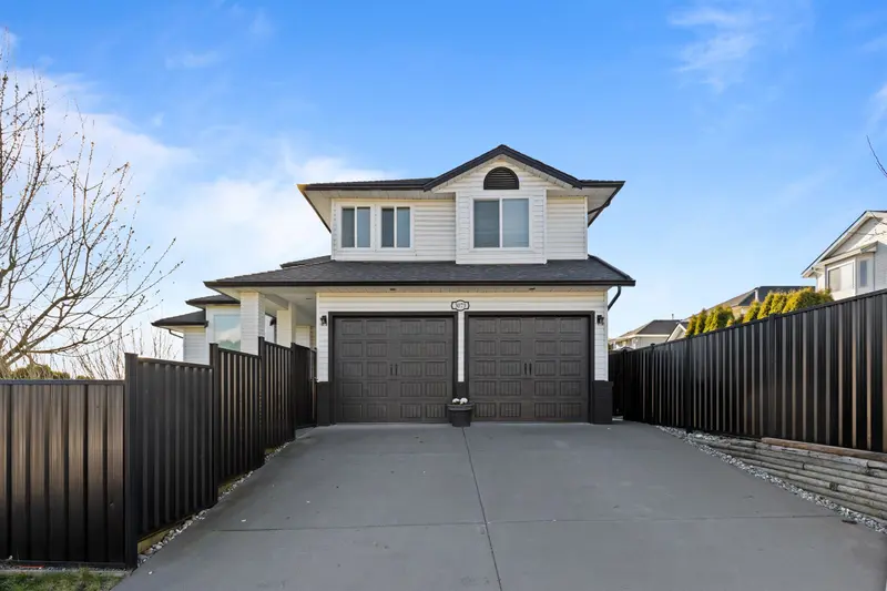 3073 KINGFISHER DRIVE - photo 2 of 25