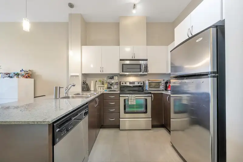 513 13789 107A AVENUE - photo 4 of 24