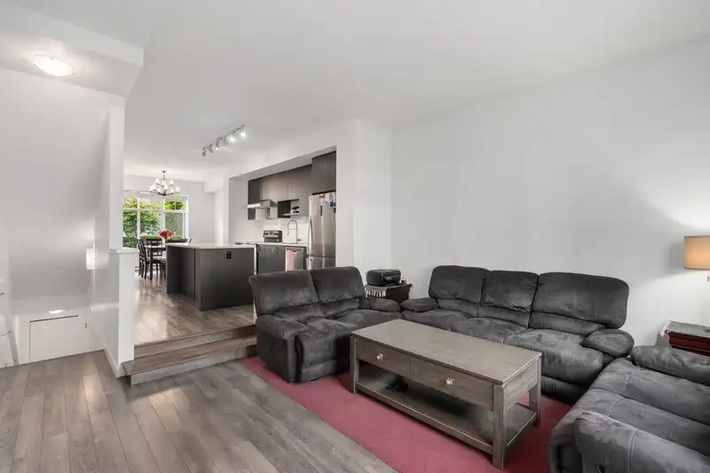 52 8130 136A STREET - photo 2 of 40