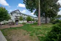 52 8130 136A STREET - thumbnail 18