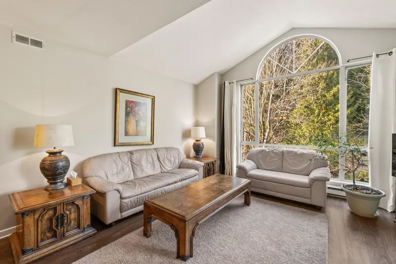 309 19142 122 AVENUE - photo 1 of 25