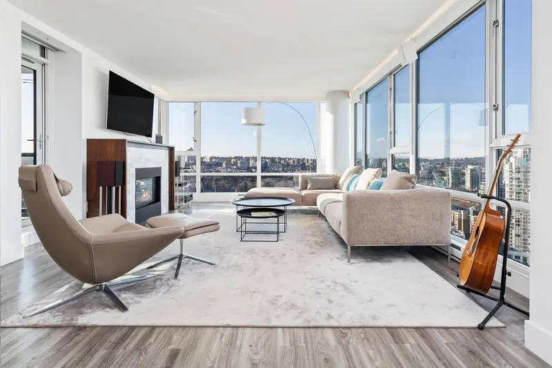 3307 1033 MARINASIDE CRESCENT - photo 2 of 25