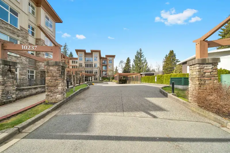 404 10237 133 STREET - photo 2 of 27