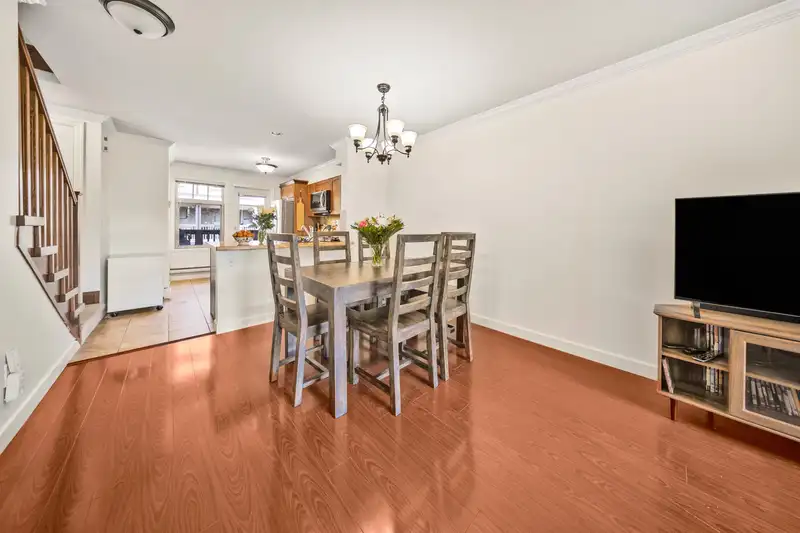 22 6238 192 STREET - photo 4 of 17