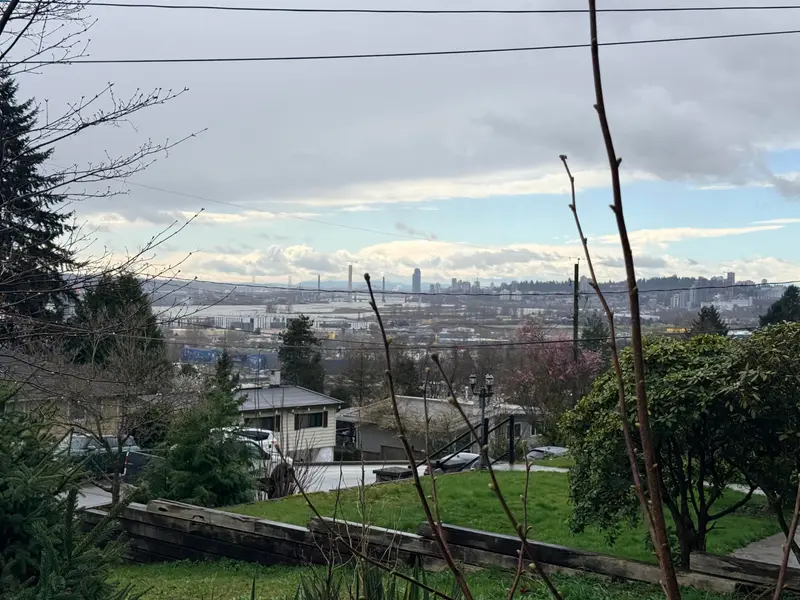 362 SEAFORTH CRESCENT - photo 3 of 18