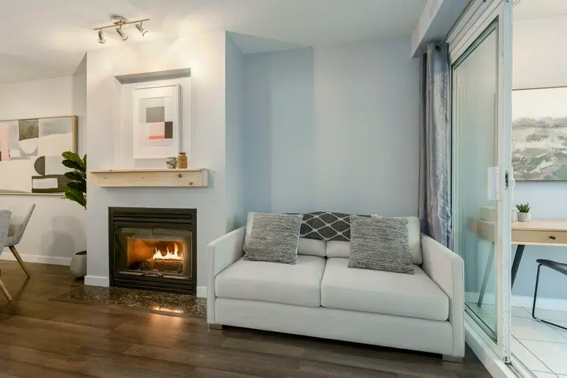 313 760 KINGSWAY - photo 3 of 25