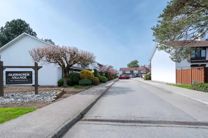 345 9411 GLENDOWER DRIVE - photo 3 of 25