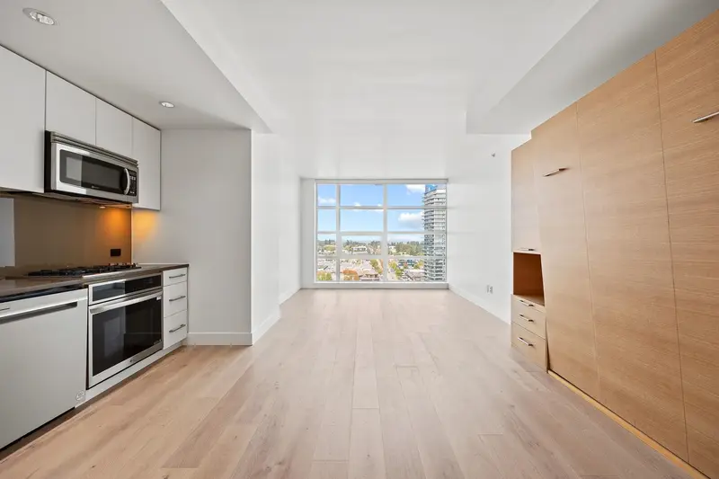 1505 1473 JOHNSTON ROAD - photo 2 of 16