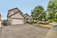 6968 151A STREET - thumbnail 2
