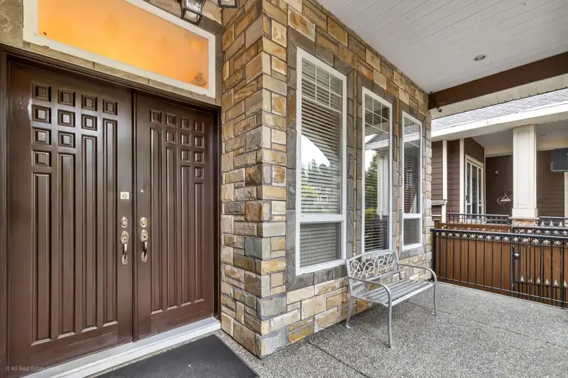 6968 151A STREET - photo 3 of 40