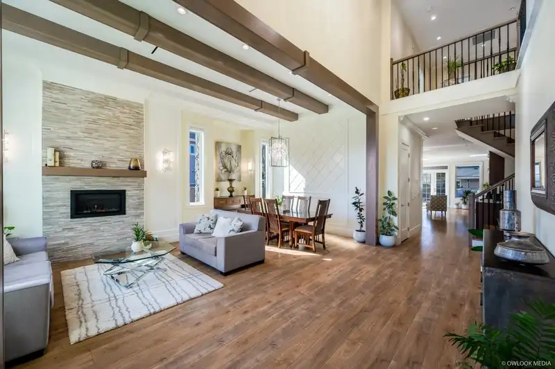 12901 92A AVENUE - photo 3 of 35