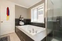 7743 145A STREET - thumbnail 14
