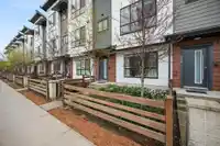 25 7177 194A STREET - thumbnail 1