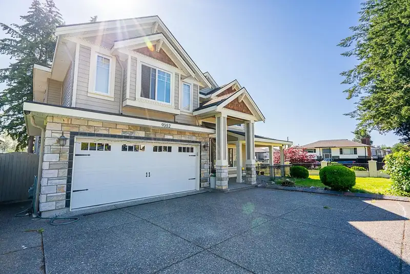 9352 133A STREET - photo 3 of 36