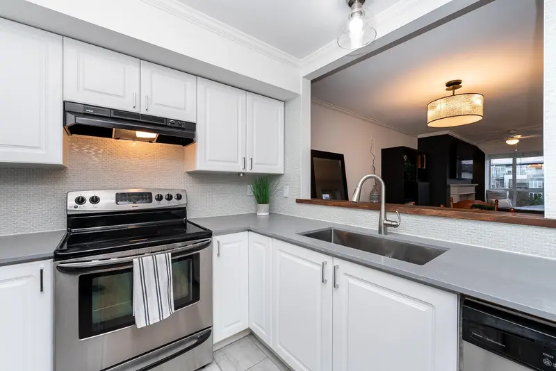 305 2340 HAWTHORNE AVENUE - photo 4 of 25