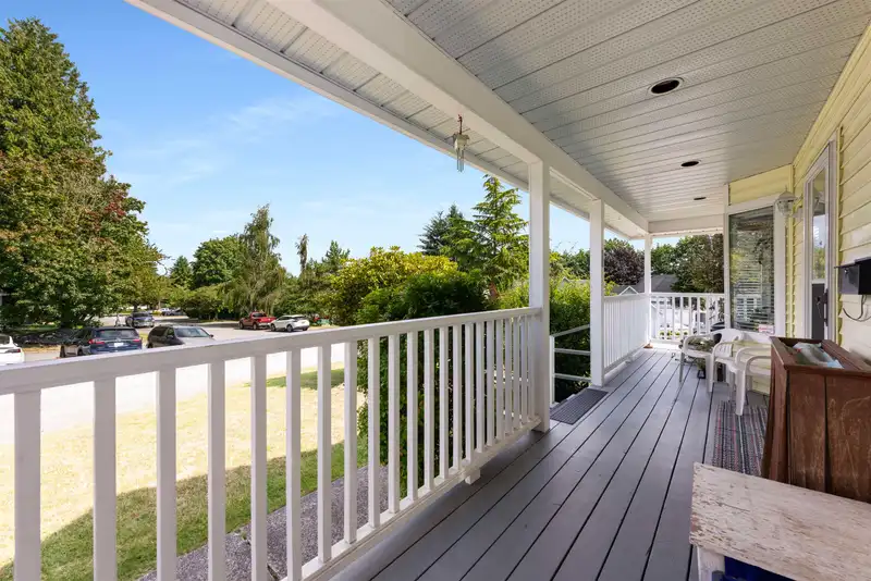 6249 134A STREET - photo 4 of 34