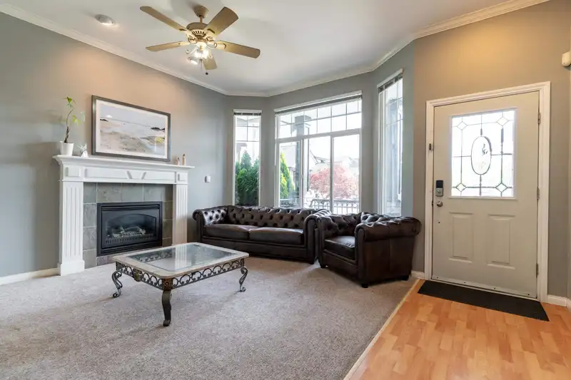 18495 68A AVENUE - photo 3 of 28
