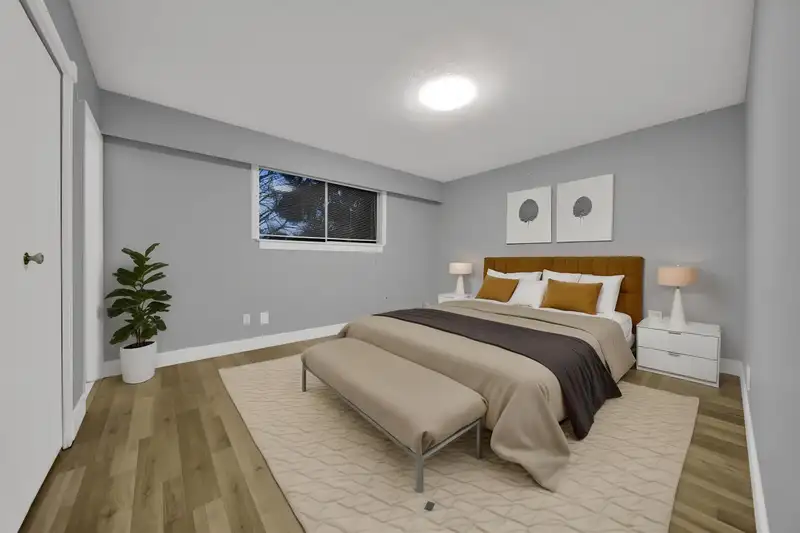 7085 140A STREET - photo 4 of 38