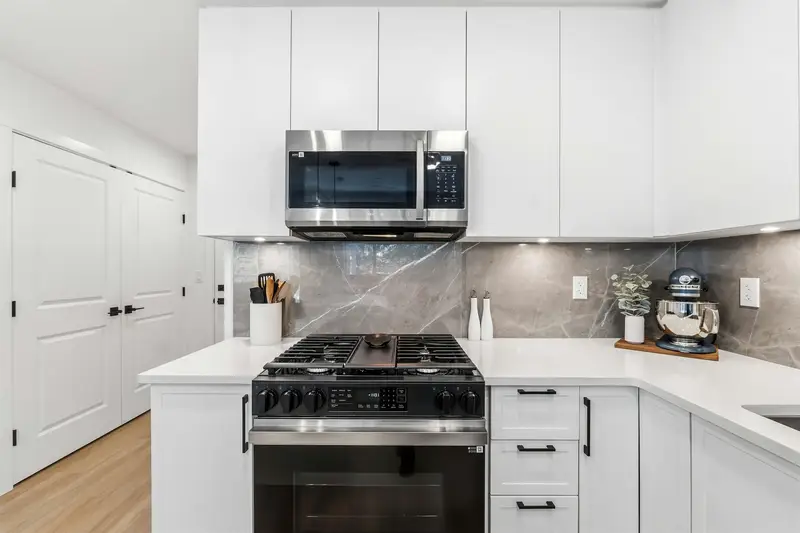 409 3528 146A STREET - photo 4 of 25