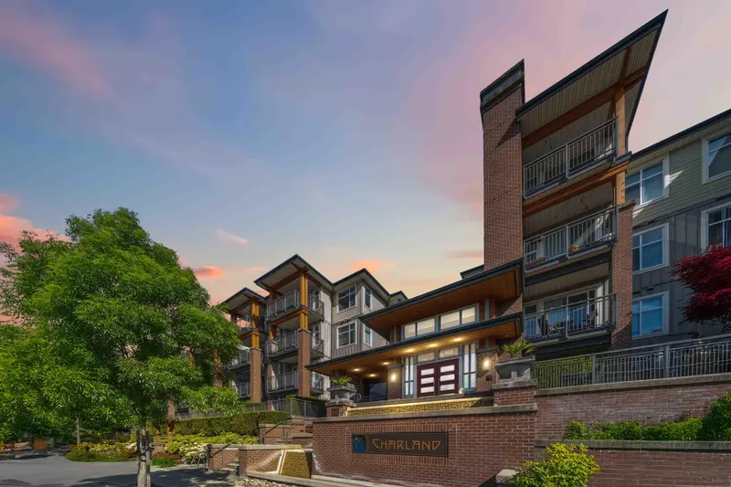 1104 963 CHARLAND AVENUE - photo 1 of 25