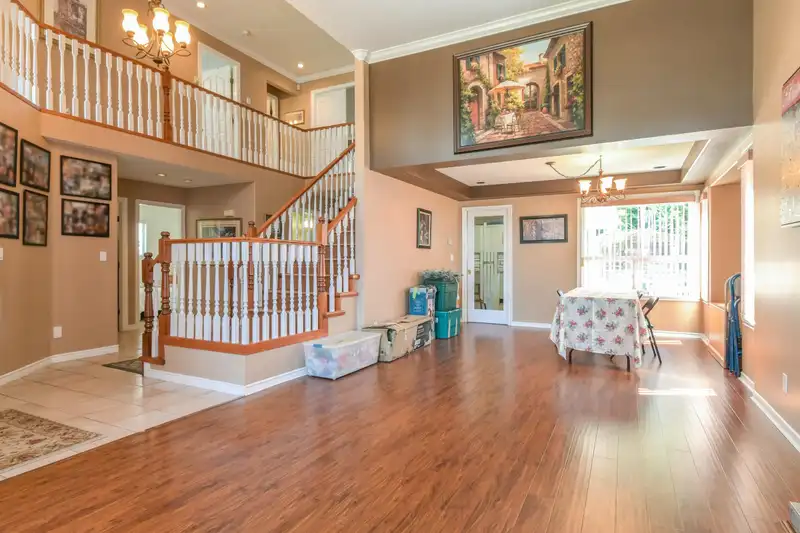 6236 128A STREET - photo 4 of 30