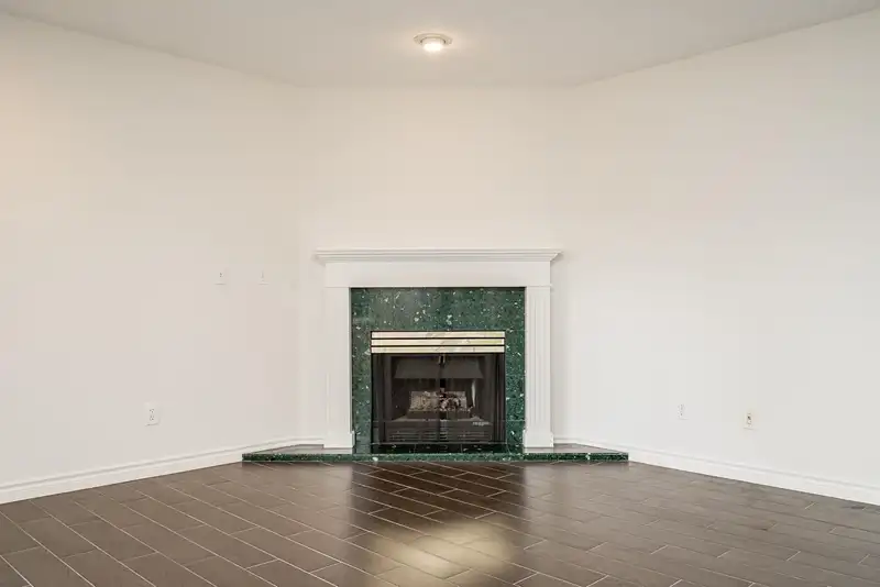 55 16061 85 AVENUE - photo 4 of 38