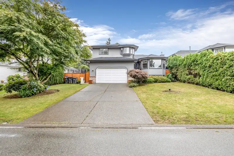 5653 SUNDALE GROVE - photo 1 of 40