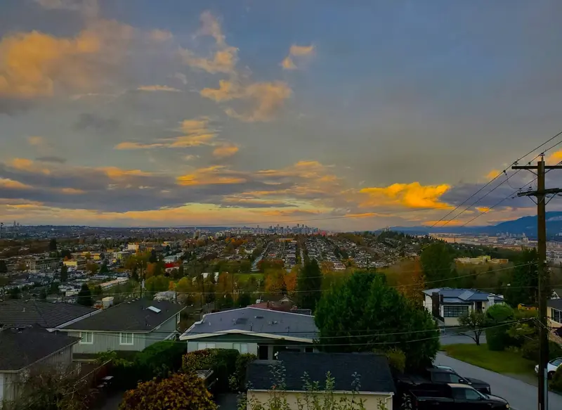 11 HYTHE AVENUE - photo 3 of 25