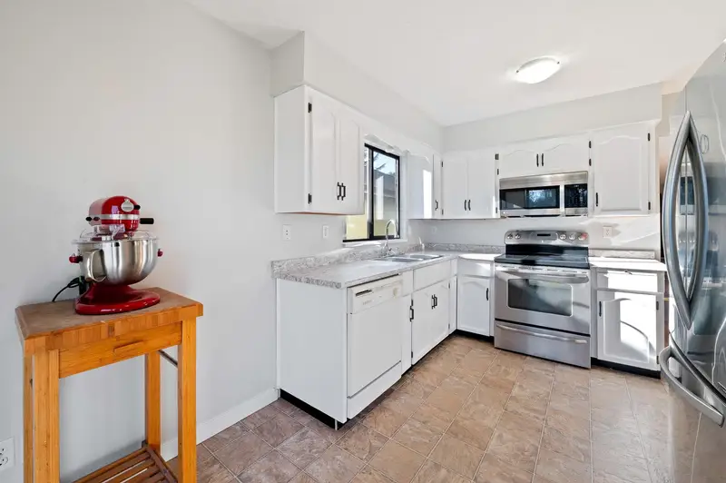 6640 133 STREET - photo 2 of 25