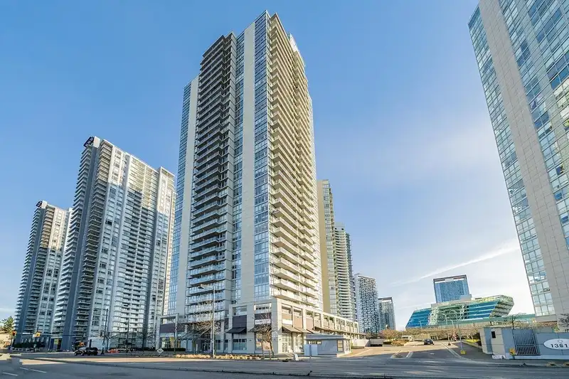 2401 13688 100 AVENUE - photo 1 of 16