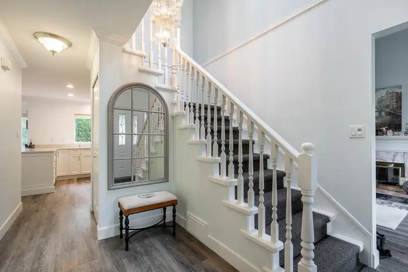 18904 59A AVENUE - photo 3 of 30