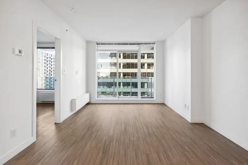 1505 13615 FRASER HIGHWAY - photo 4 of 25