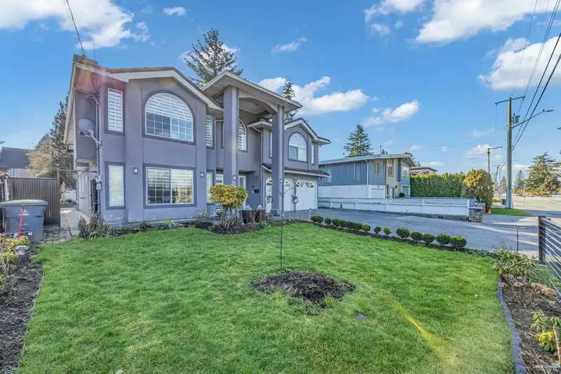 12376 100 AVENUE - photo 3 of 35