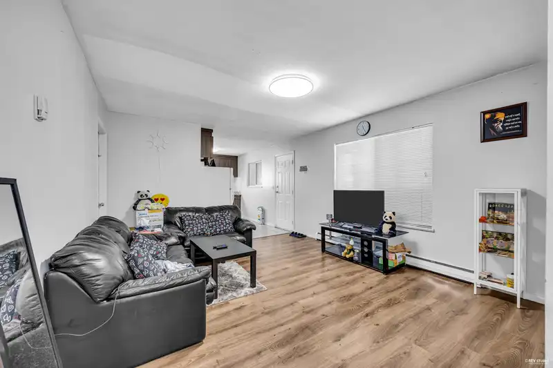 12376 100 AVENUE - photo 4 of 35