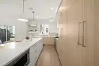 21 16358 90 AVENUE - thumbnail 4