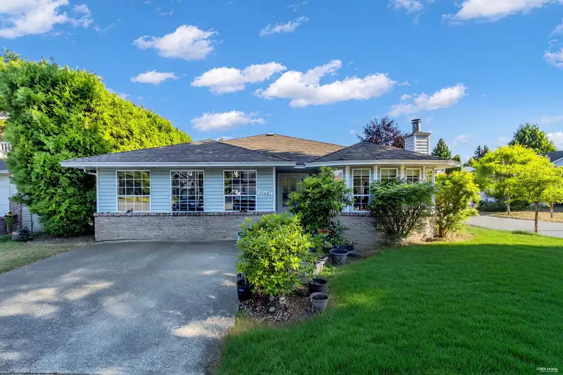 15447 92A AVENUE - photo 1 of 21