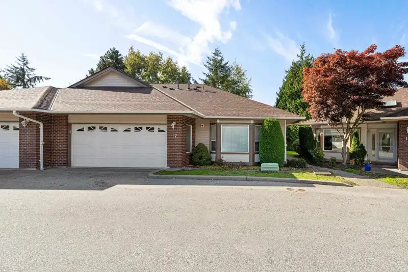 17 18939 65 AVENUE - photo 1 of 27
