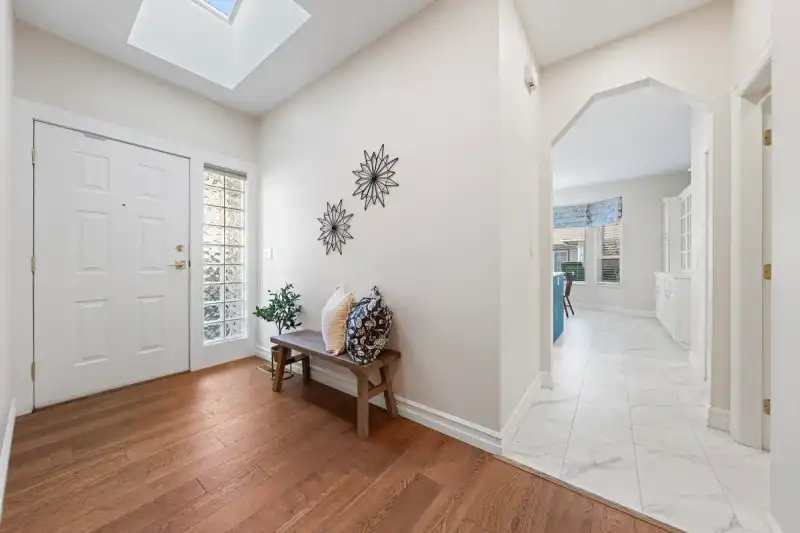17 18939 65 AVENUE - photo 4 of 27