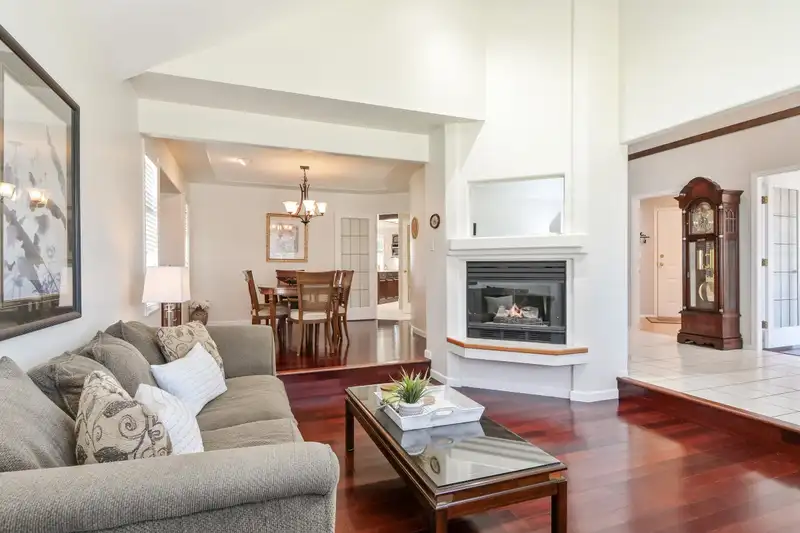 8238 153B STREET - photo 2 of 35