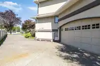 8238 153B STREET - thumbnail 33