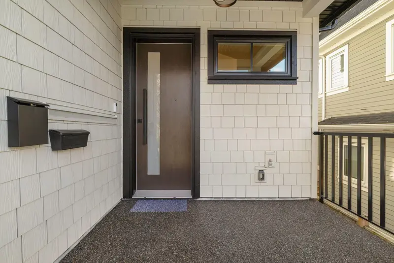 2136 VENABLES STREET - photo 3 of 25