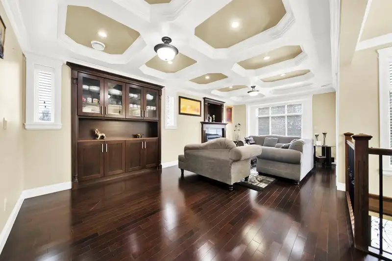 10346 126 STREET - photo 2 of 40